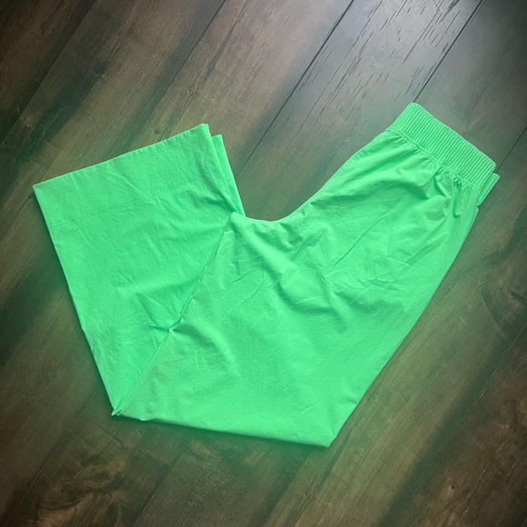 LULULEMON: high rise wide leg pant - Picture 2 of 6